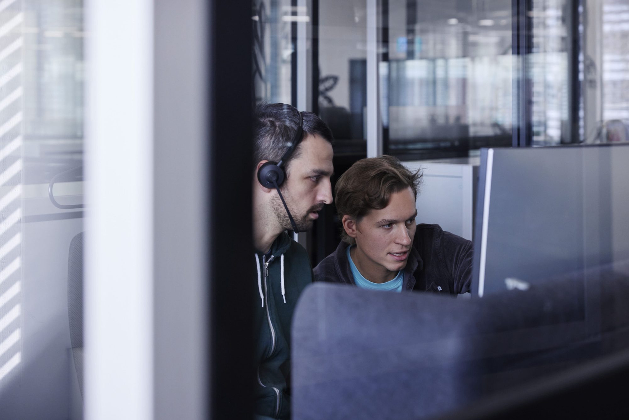 Ingenieros de Open Systems operando las líneas 24/7