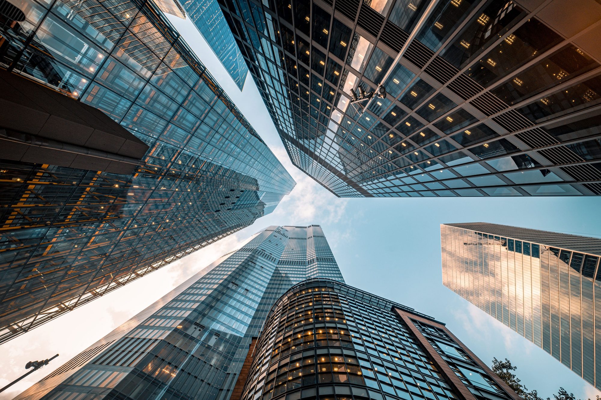 Des opérations d'assurance connectées et sécurisées dans le monde entier par Open Systems